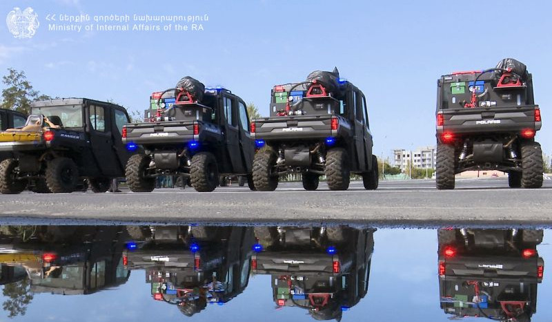 ՆԳ նախարարը ծանոթացել է Փրկարար ծառայությանը տրամադրված ամենագնացների հնարավորություններին