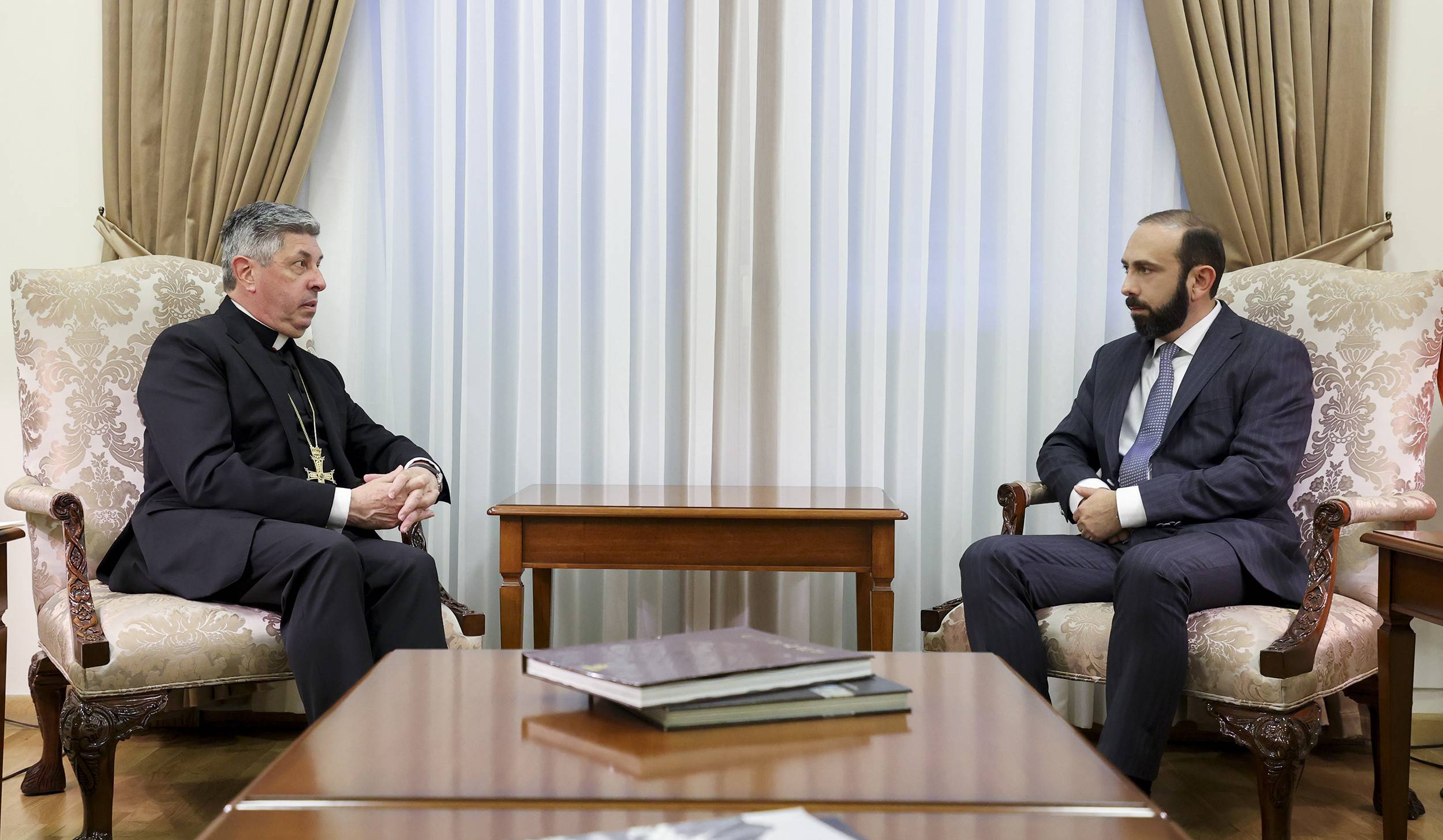 Minister of Foreign Affairs Armenia Ararat Mirzoyan received the Apostolic Nuncio of the Holy See to Armenia