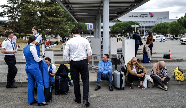 Eight French airports forced to evacuate for security reasons