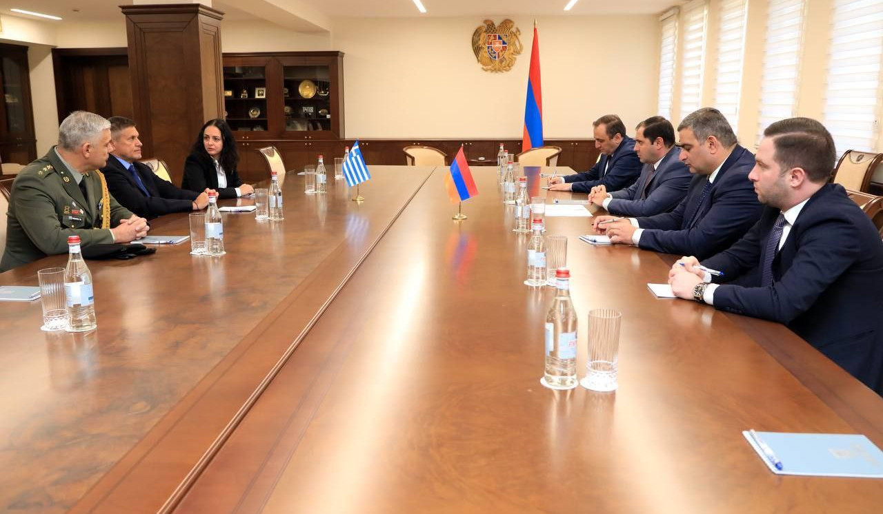 Сурен Папикян принял посла Греции в Армении