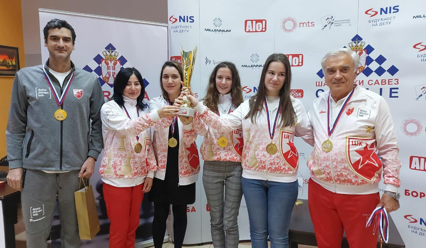 Շախմատիստուհիներ Էլինա Դանիելյանի և Լիլիթ Մկրտչյանի թիմը ոսկե մեդալ է նվաճել Սերբիայի կանանց առաջին լիգայում