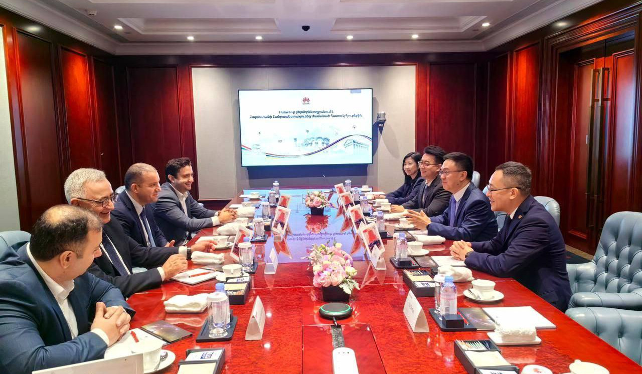 Վահան Քերոբյանը Huawei Technologies ընկերության ներկայացուցիչների հետ քննարկել է թվային տնտեսությանը վերաբերող հարցեր