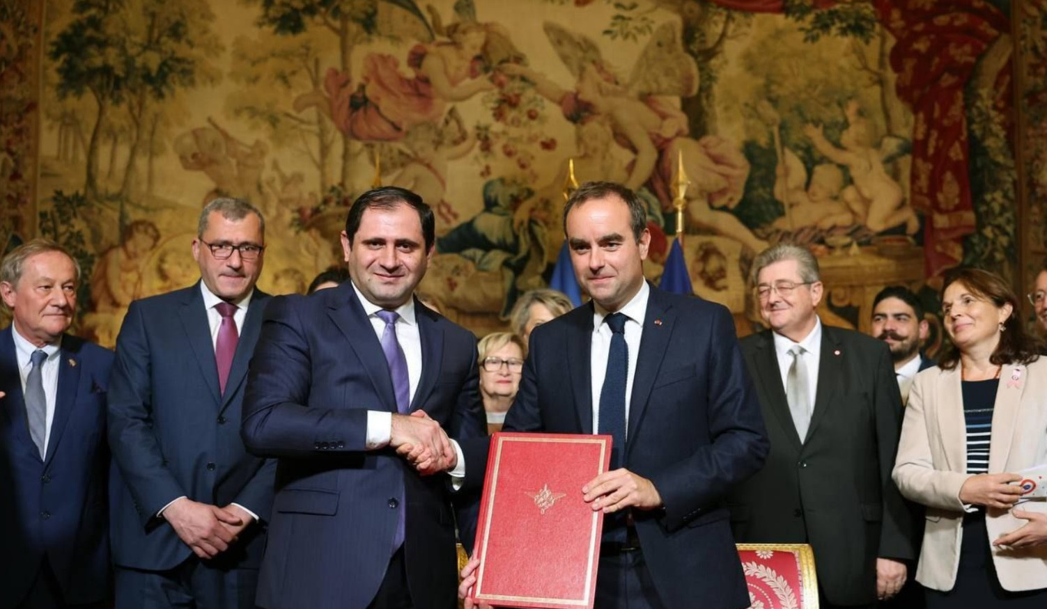 Signing of documents on cooperation with Armenia took place at French Ministry of Armed Forces