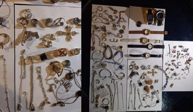 Գողություն Առինջում. բացել էին տան պատուհանը, գողացել ոսկե զարդեր, փող և ձեռքի ժամացույցներ. 3 անձ ձերբակալվել է