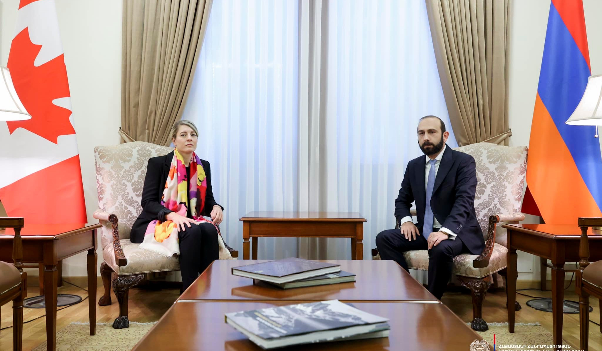 Ermənistan və Kanada xarici işlər nazirləri arasında təkbətək görüş keçirilir
