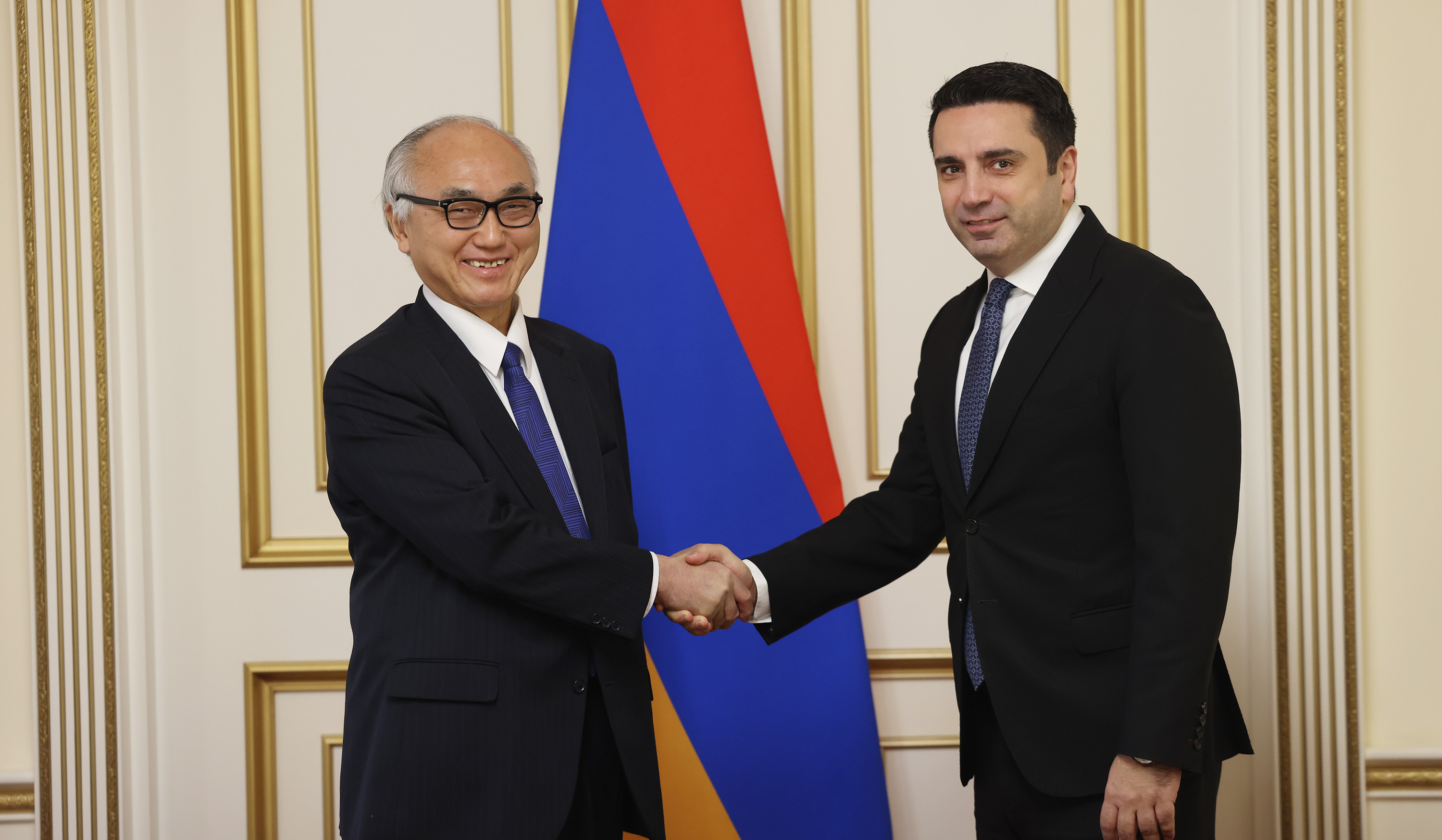 Ален Симонян принял завершающего дипмиссию в Армении посла Японии