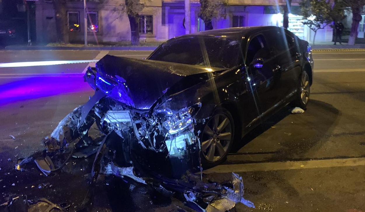 Երևանի Ալեք Մանուկյան փողոցում ավտոմեքենաներ են բախվել, կան տուժածներ