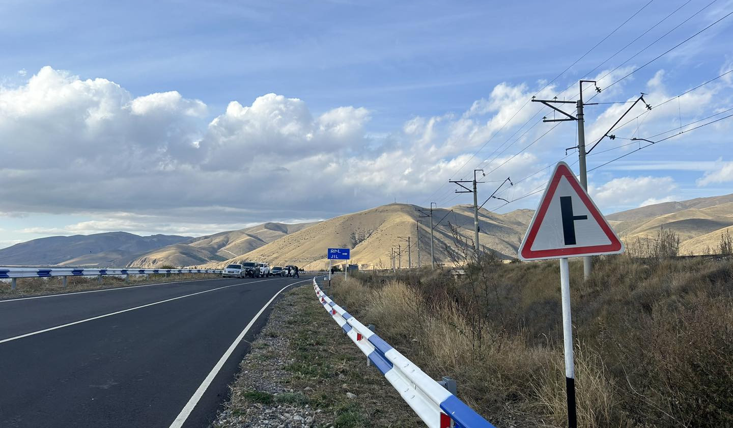 «Ճանապարհային դեպարտամենտը» կոչ է անում խնամքով վերաբերվել երթևեկության անվտանգությունն ապահովող տարրերին