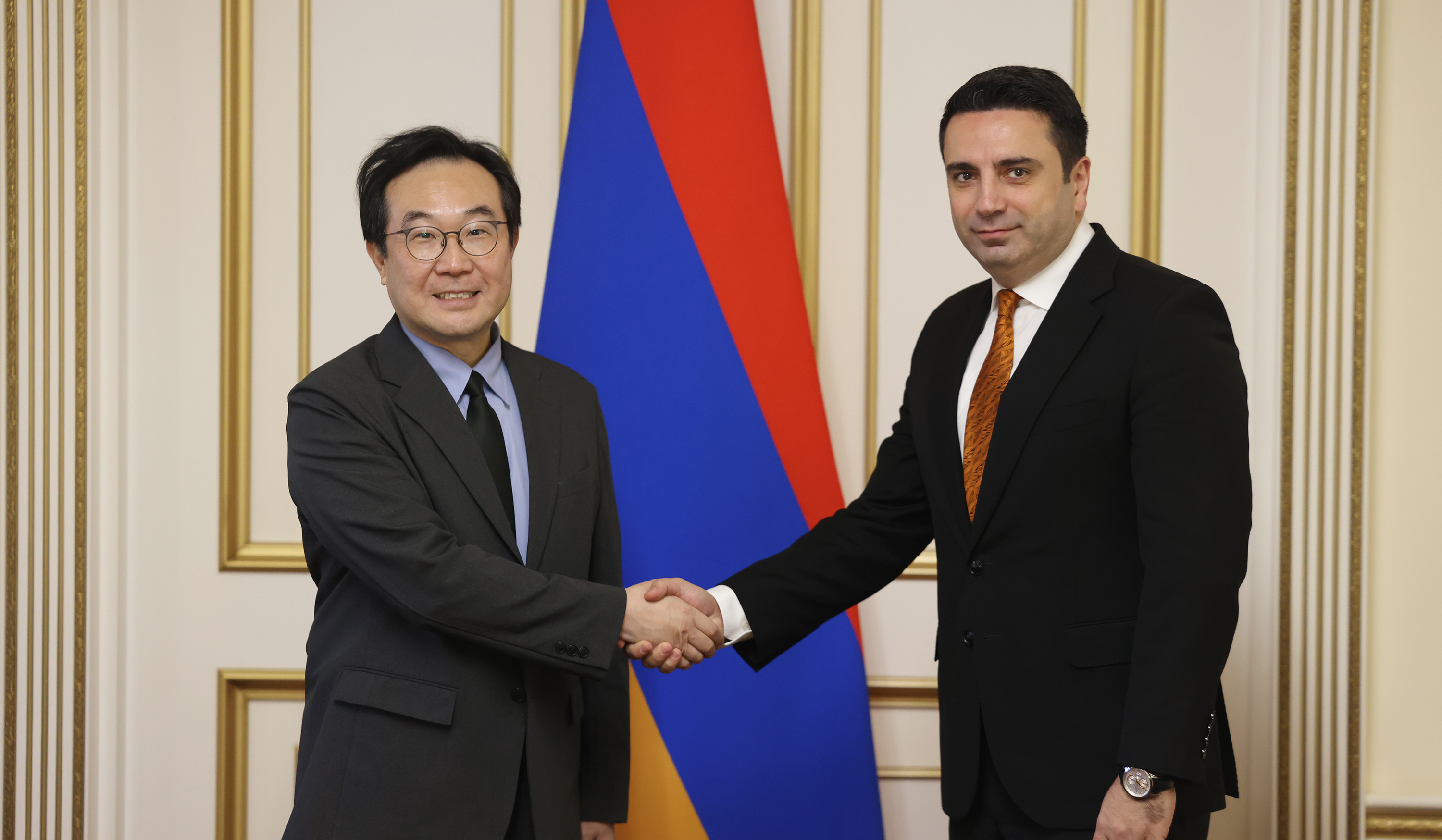 С нетерпением жду открытия посольства Кореи в Армении: Посол Кореи Председателю НС