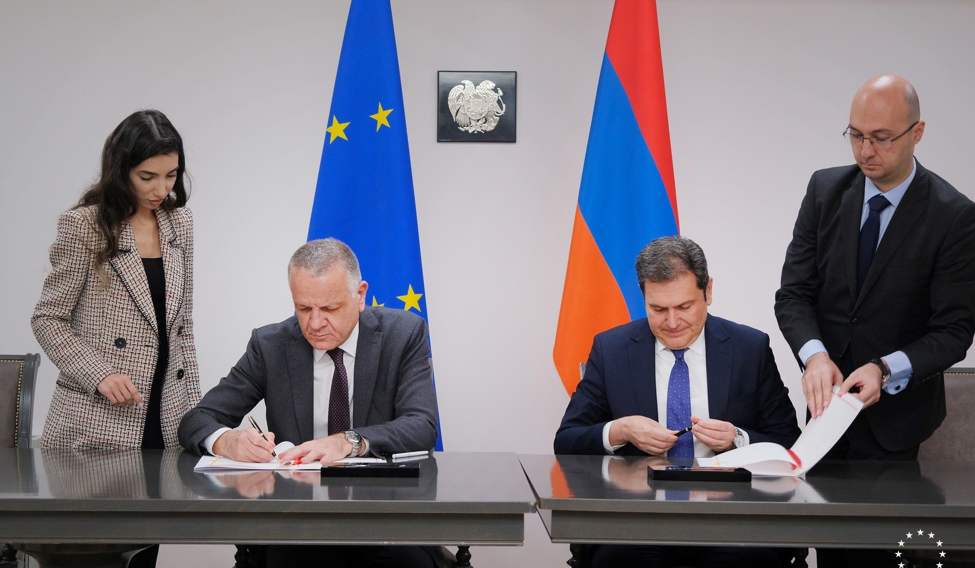 В Ереване подписано соглашение о статусе гражданской наблюдательной миссии ЕС