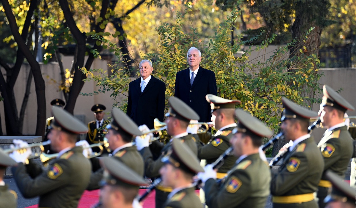 Օfficial welcoming ceremony of President of Iraq Abdul Latif Rashid held at residence of President of Armenia