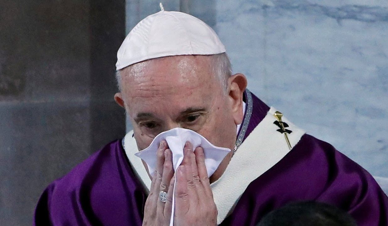 Pope cancels Saturday activities because of mild flu