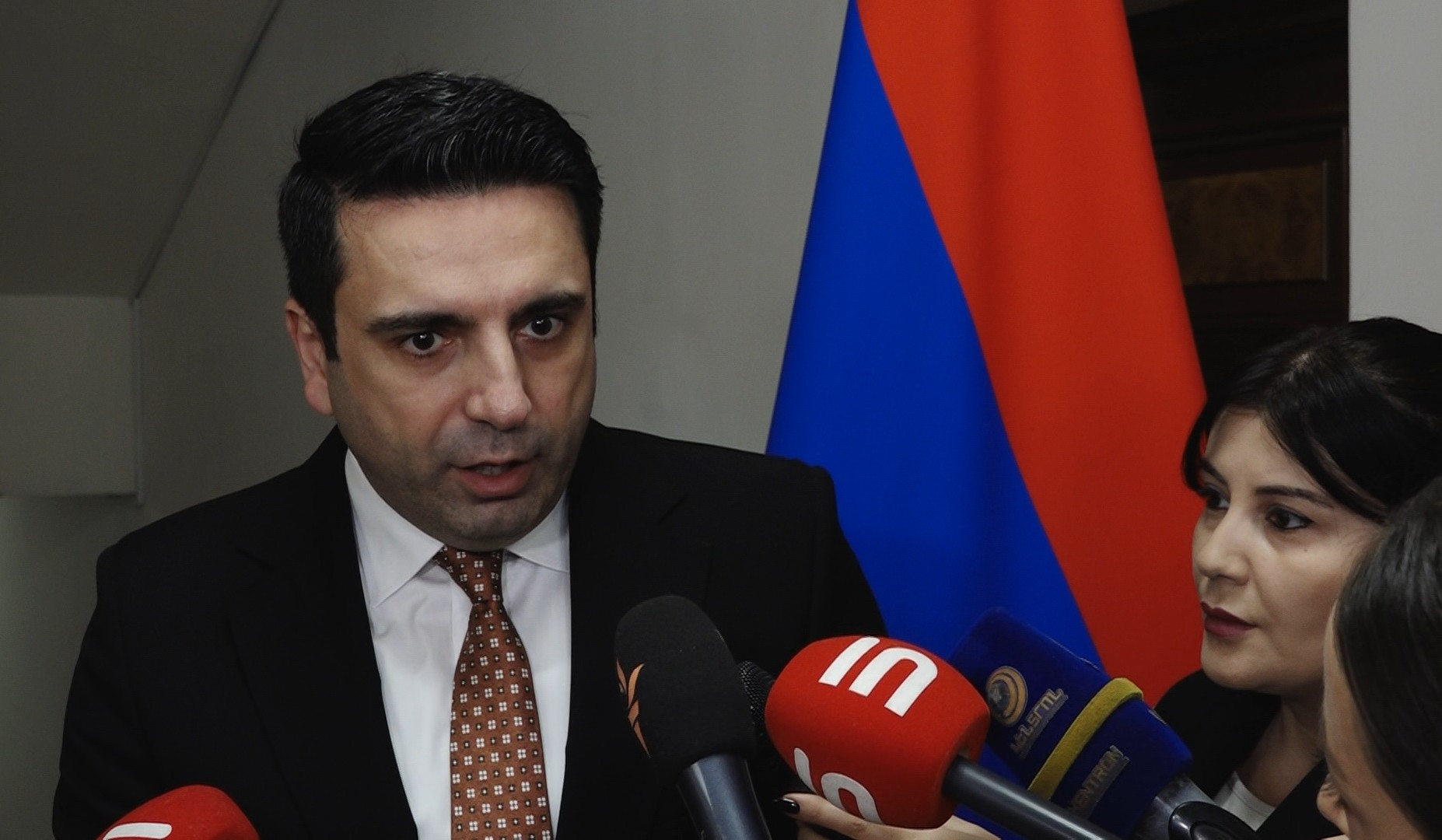 На данный момент нет согласия на встречу на уровне лидеров: Ален Симонян