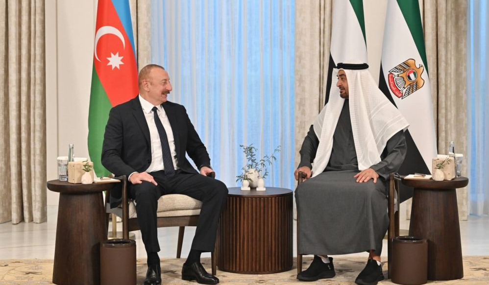 Алиев встретился с президентом Объединенных Арабских Эмиратов в Дубае