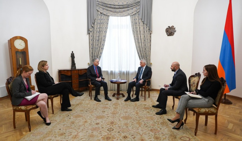 Вице-премьер-министр Мгер Григорян и Луис Боно обсудили региональные развития