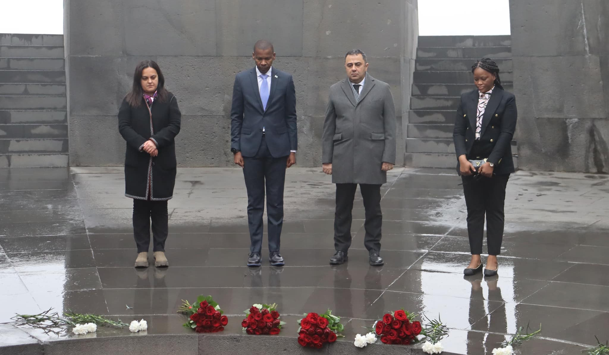 Բոտսվանայի ԱԳ նախարարն այցելել է Հայոց ցեղասպանության հուշահամալիր