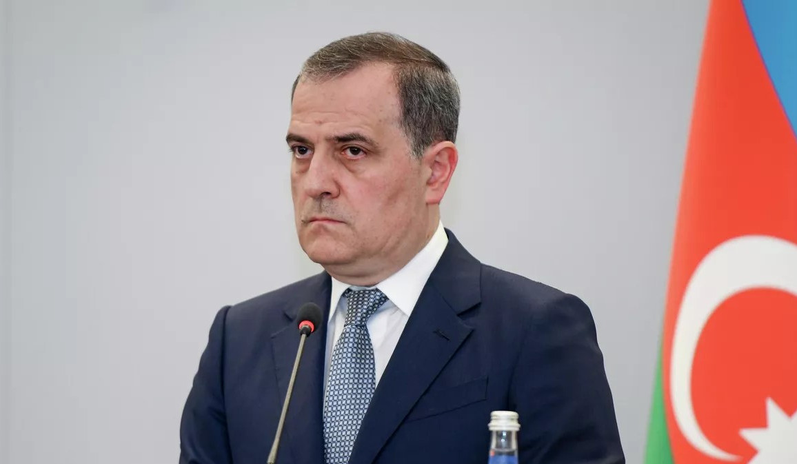 Азербайджан обсуждает комментарии Армении по проекту мирного соглашения: Байрамов