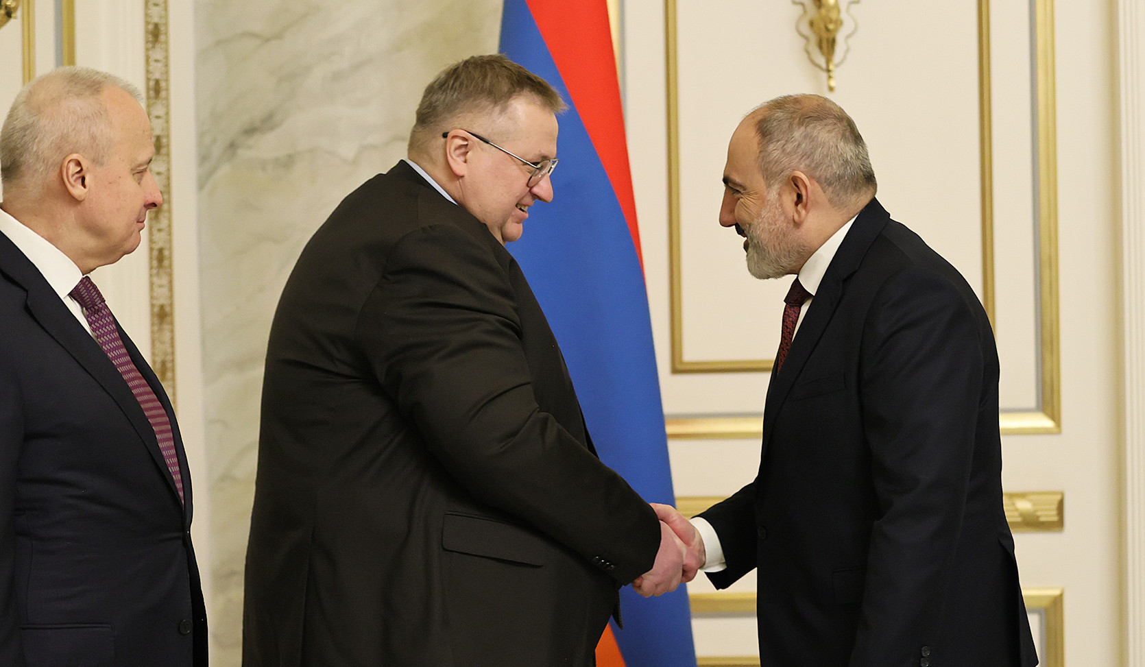 Никол Пашинян принял вице-премьера РФ Алексея Оверчука