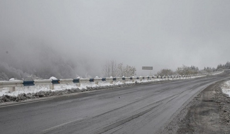 Ջերմուկ տանող ավտոճանապարհին, Տաթև-Լծեն և Գորիս-Սիսիան հատվածներում առկա է մերկասառույց