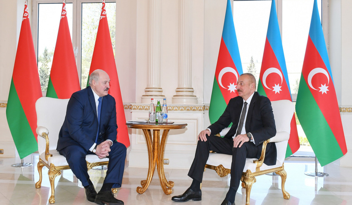Lukaşenko və Əliyev Sankt-Peterburqda görüşüblər