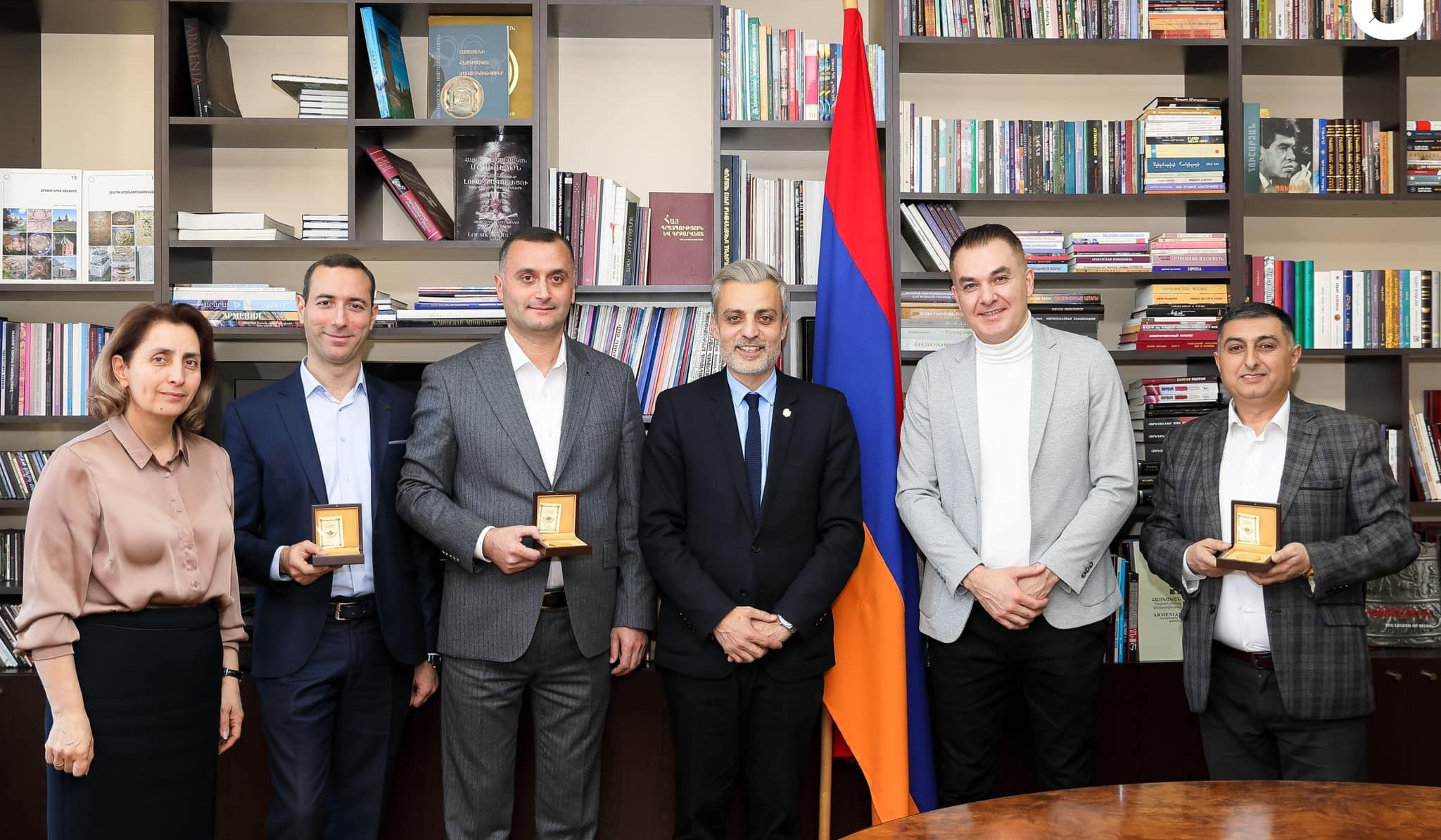 Հայաստանի պարի պետական անսամբլը նշել է ստեղծման 65, «Ալթունյան» պետական անսամբլը՝ 85-ամյակը