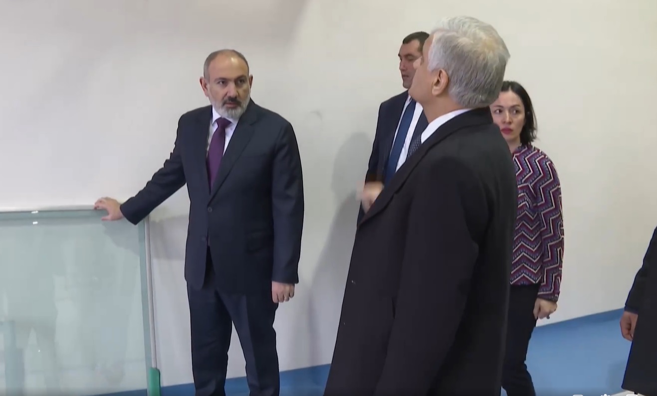 Օբյեկտները չեն կարող ընդունվել, մինչև մեր ստանդարտին համապատասխան չլինեն. Փաշինյանը Մեդովկայի մոդուլային դպրոցում խնդիրներ է արձանագրել