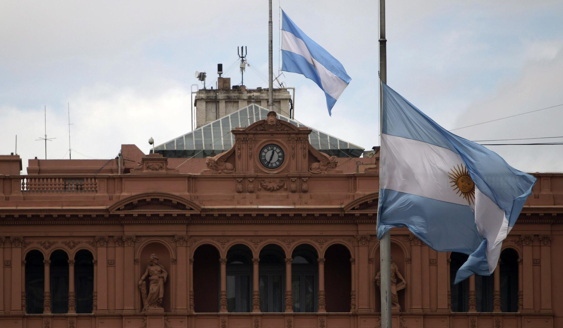 Argentina suggests UK to discuss Falkland issue again, reaffirms its sovereignty rights