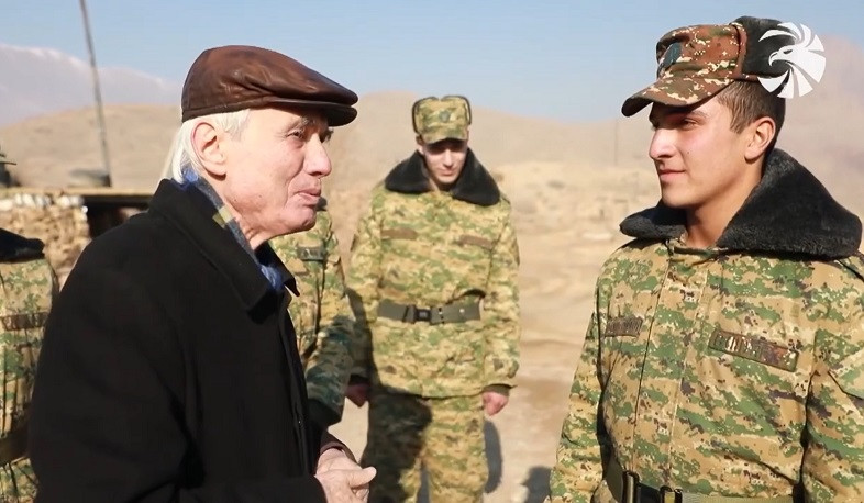 Սիրում եմ իրենց, շա՜տ. Տիգրան Մանսուրյանը հանդիպել է դիրքապահների հետ