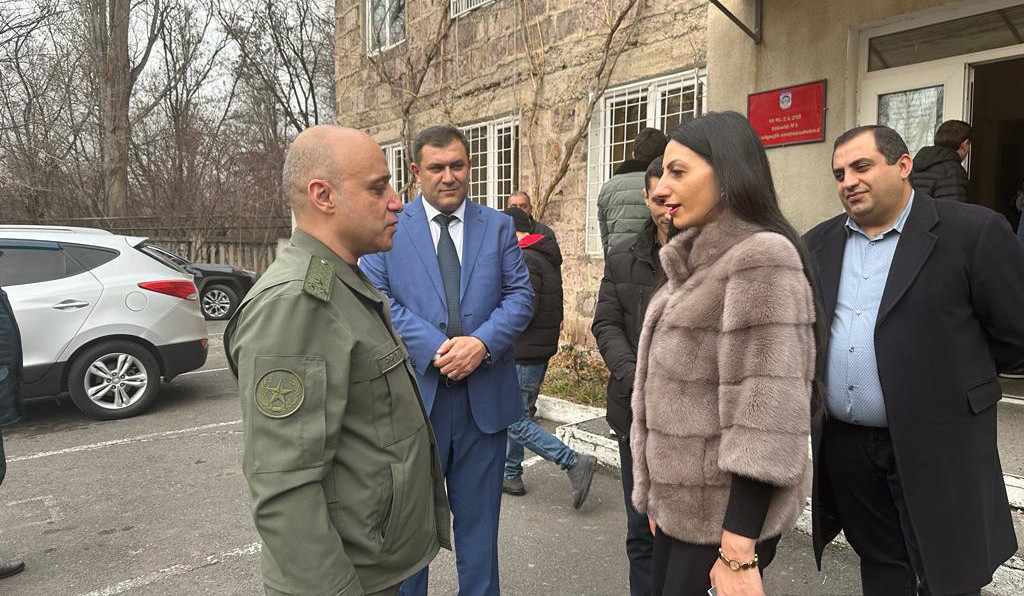 ՄԻՊ-ն այցի ընթացքում անդրադարձել է զորակոչի ընթացքում ստացիոնար հետազոտության ուղեգրված Է. Հարությունյանի մահվանը