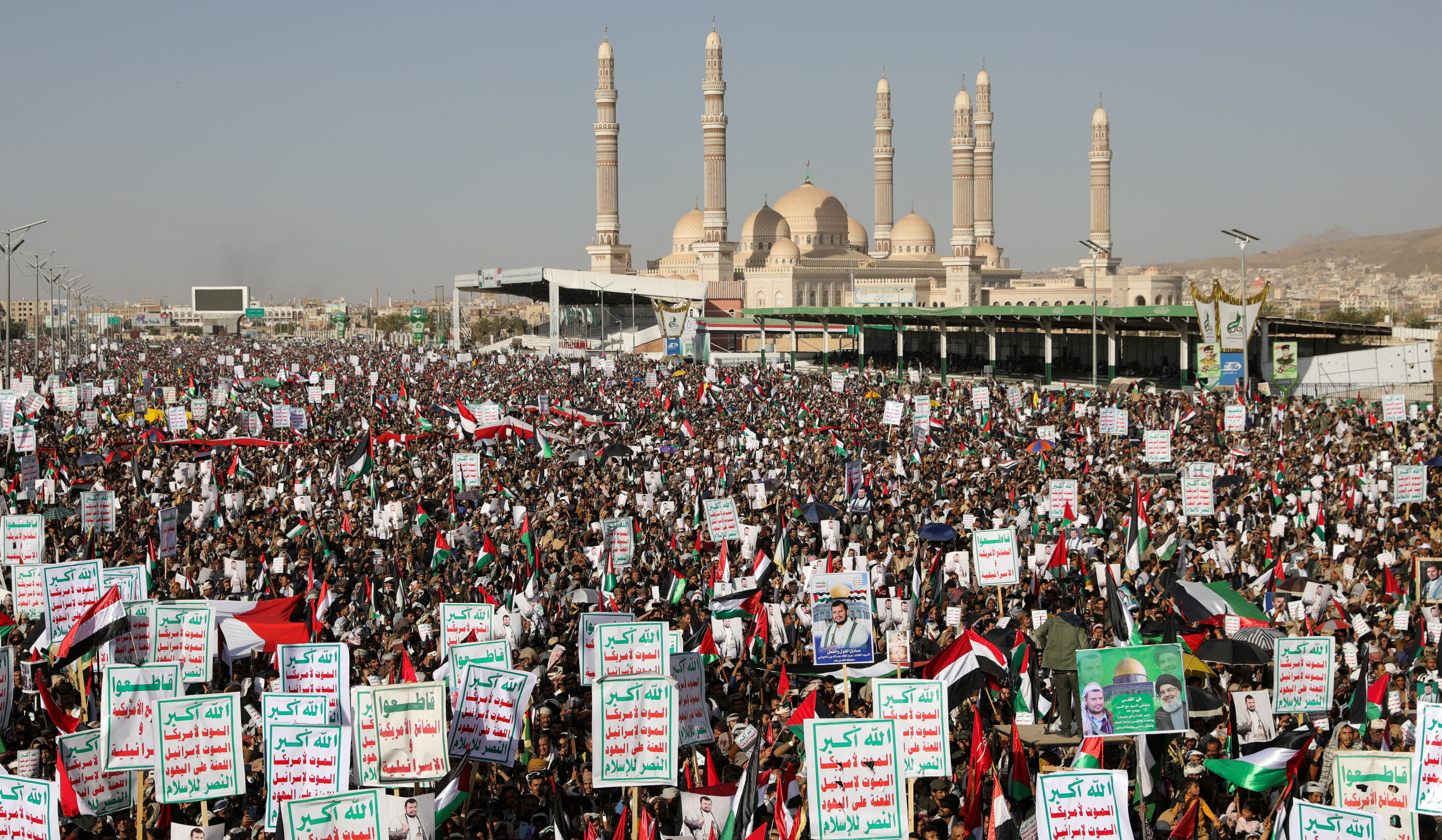 Massive protest in Yemen after U.S., British strikes on Houthi targets