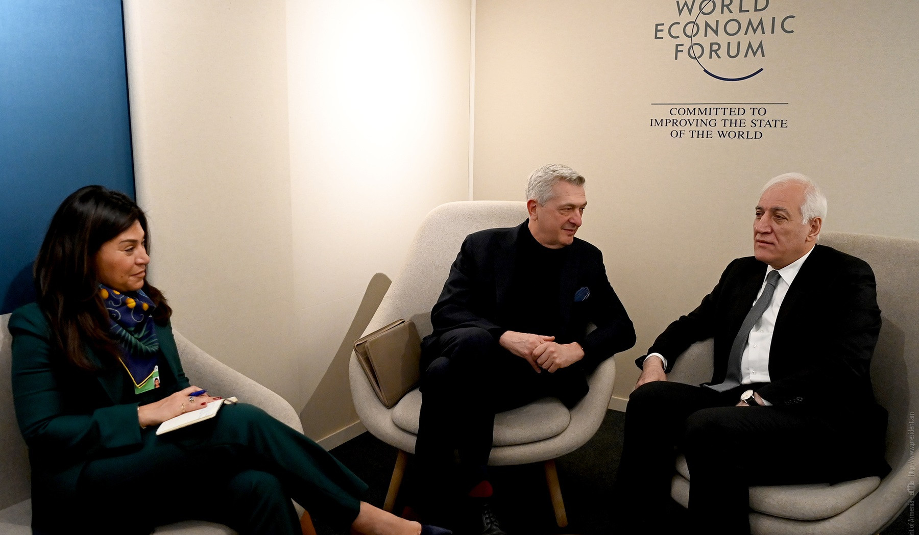 ER Prezidenti və BMT-nin Qaçqınlar üzrə Ali Komissarı DQ-dan məcburi köçkünlərin problemlərinin həlli istiqamətində atılan addımlara toxunublar