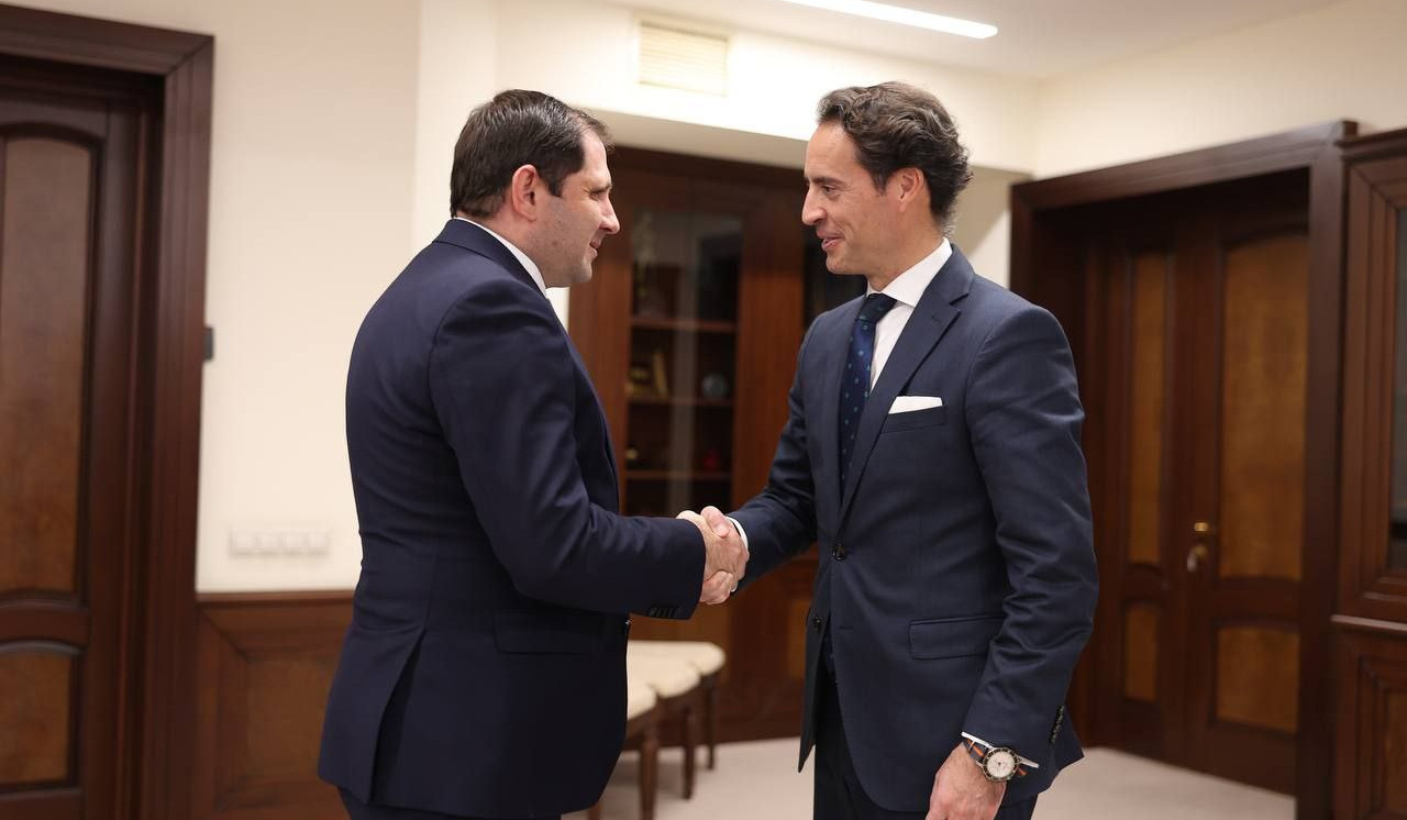 Suren Papikyan və Xavier Kolomina regional təhlükəsizliklə bağlı məsələləri müzakirə ediblər