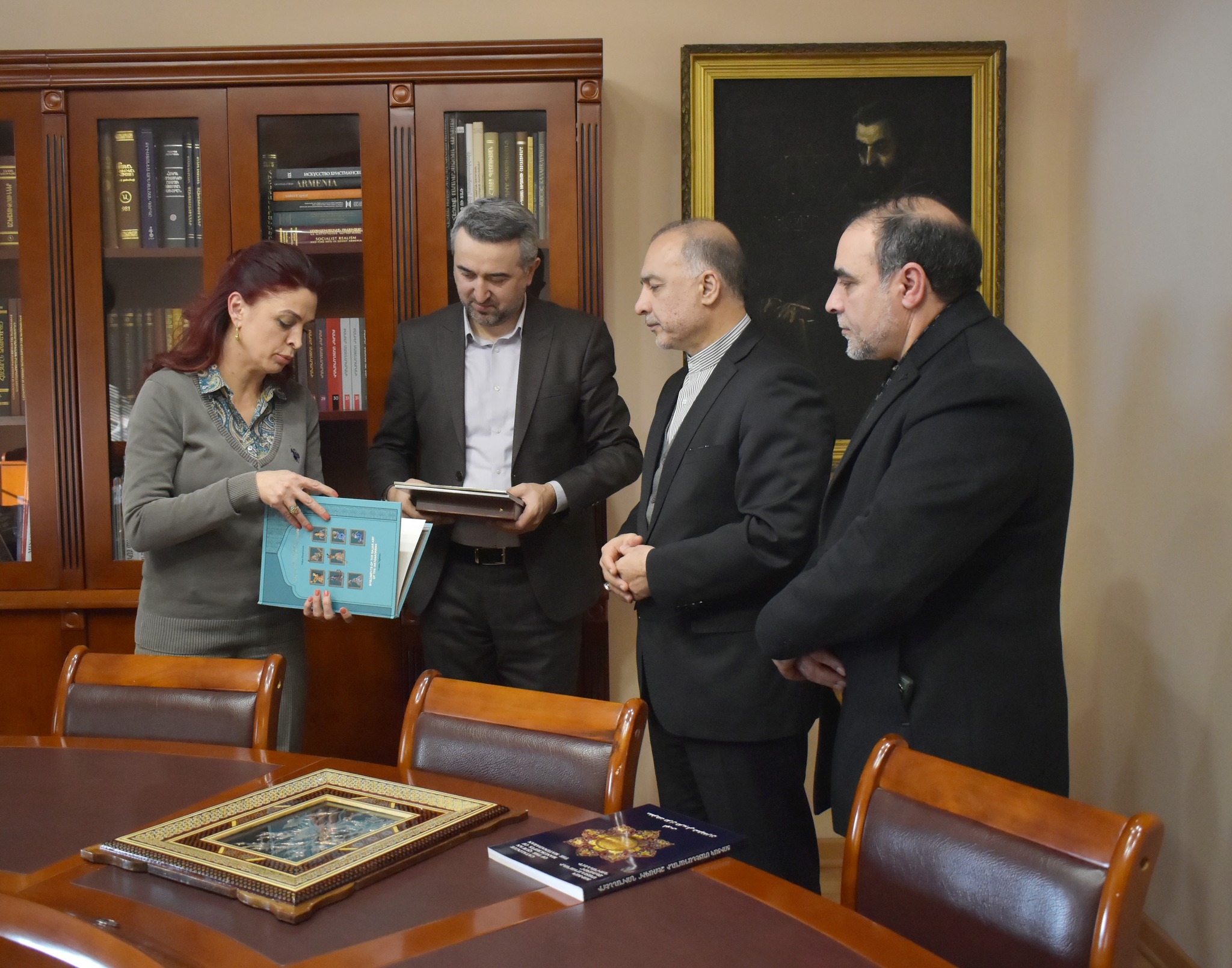 İranın səfiri və ER-dəki mədəniyyət attaşesi Matenadaranda olub
