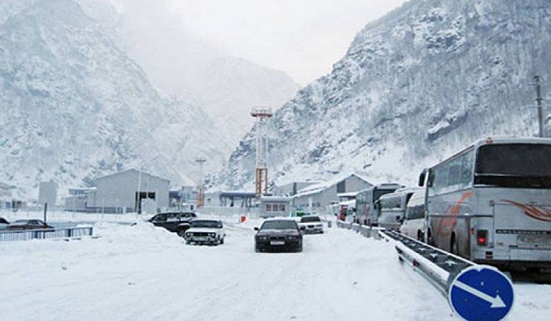 Автодорога Степанцминда-Ларс закрыта для грузовиков