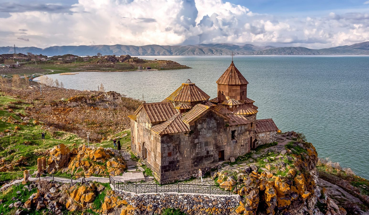 Ermənistan nüfuzlu Lonely Planet jurnalının diqqət mərkəzindədir