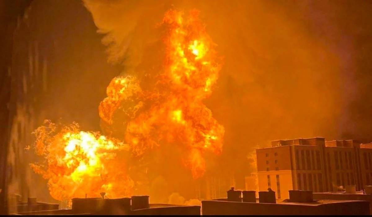 Large gas explosion in Mongolia sends fire sparks into eyewitness' home