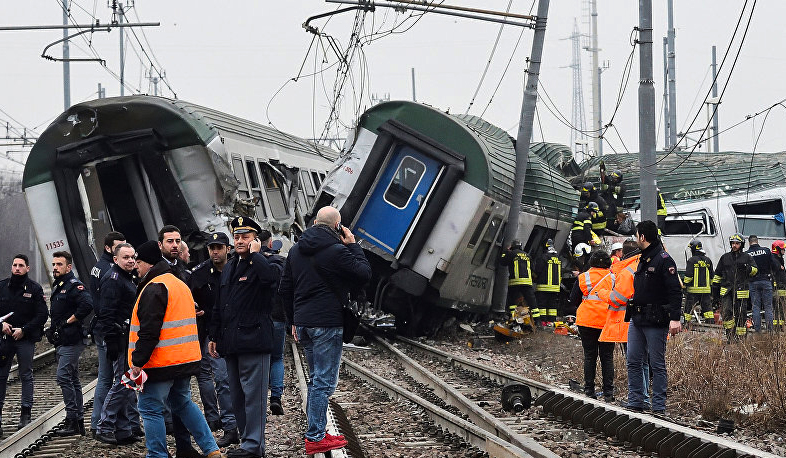 Passenger train derails in Italy, killing four