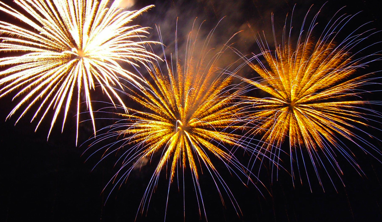 Правый руль и фейерверк. Чрезвычайная повестка дня Национального собрания