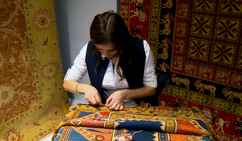 Սայաթ-Նովայի քամանչան՝ «Տաշիր սթրիթ» կենտրոնում