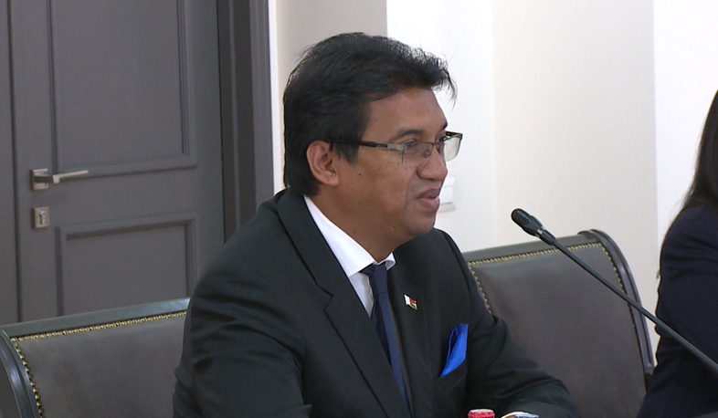 Երևանում է Մադագասկարի ԱԳ նախարարը