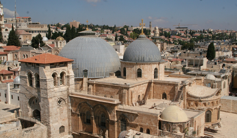Holy Sepulchre opens its doors