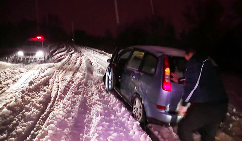 Снег накрыл Европу: погибли 50 человек