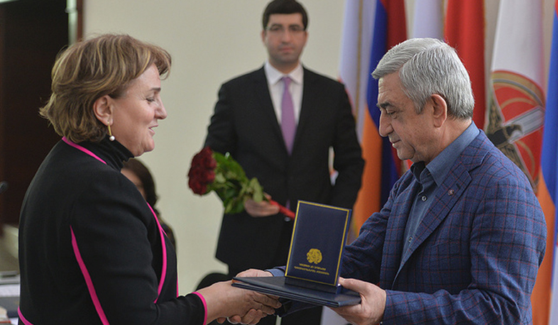 Նախագահը հանդիպում է ունեցել ՀՀԿ կանանց խորհրդի անդամների հետ