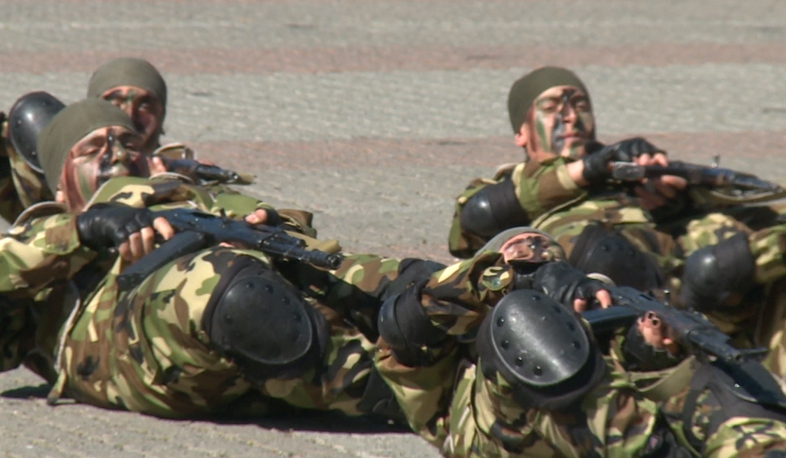 Young Yerkrapahs swear an oath