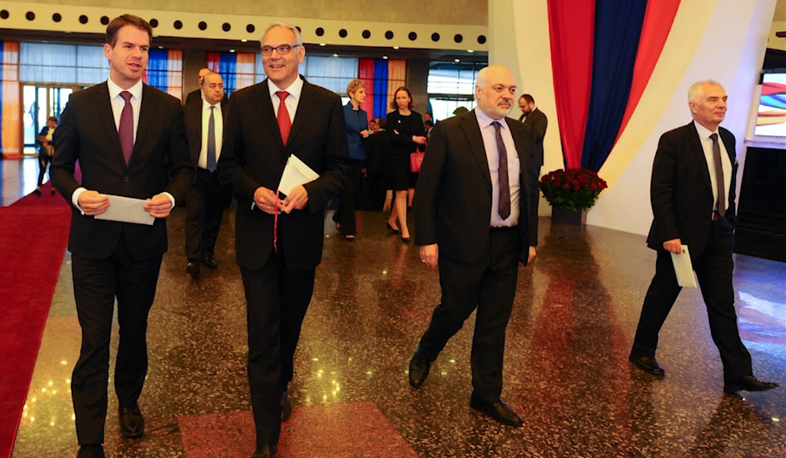 1300 people to be present at NA special meeting