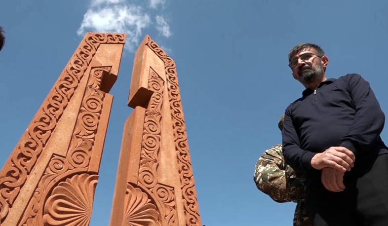 Ապրիլյան պատերազմի հերոսների հուշարձան Գյումրիում