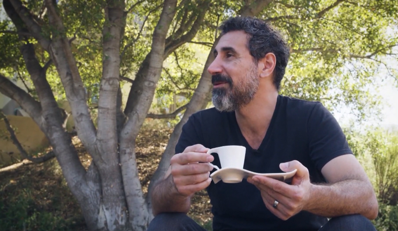 Serj Tanian invites to have a cup of coffee