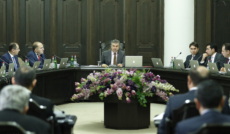 First sitting of Government in new system