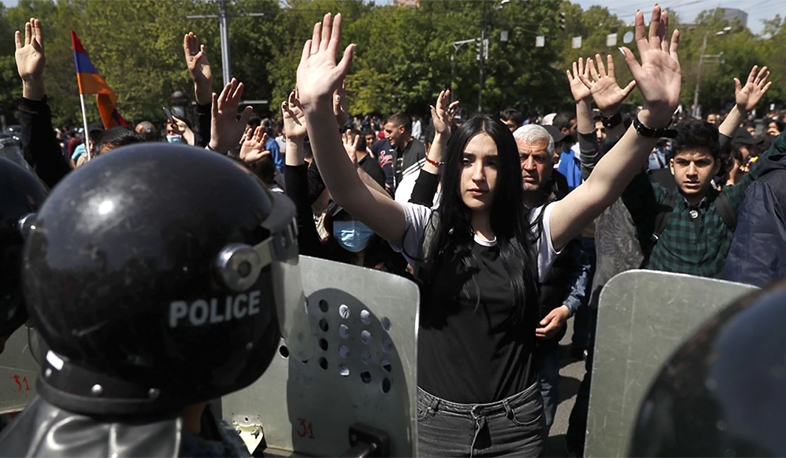 Քաղաքացիական հագուստով անձինք ծեծել են լրագրողին