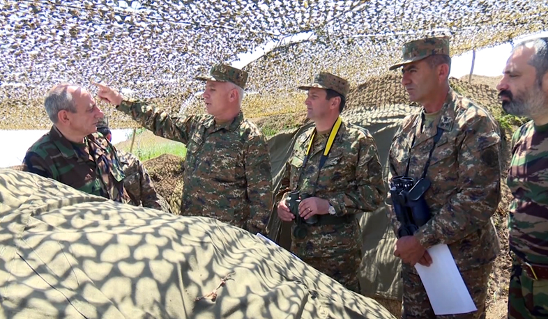 Artsakh President visits frontline